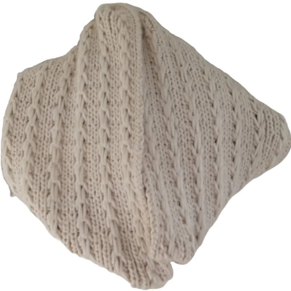Unbranded Chunky Knit Cream Colored Infinity Scarf - Picture 3 of 5